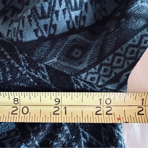 French Laundry, Tunic Top, Size Large, Blue Geometric Patterned - Picture 5 of 7